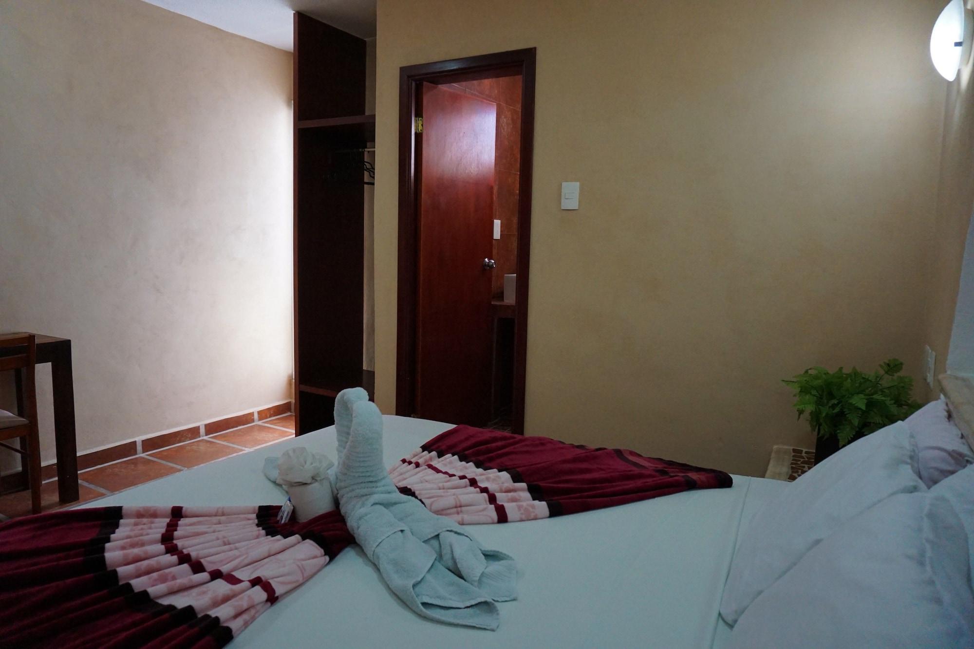Hotel Real Azteca Chetumal Exterior photo