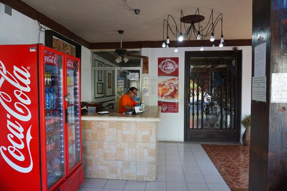 Hotel Real Azteca Chetumal Exterior photo
